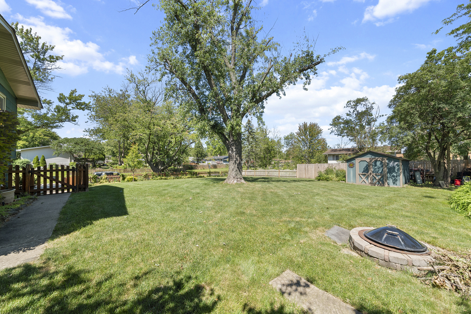 569 South Road