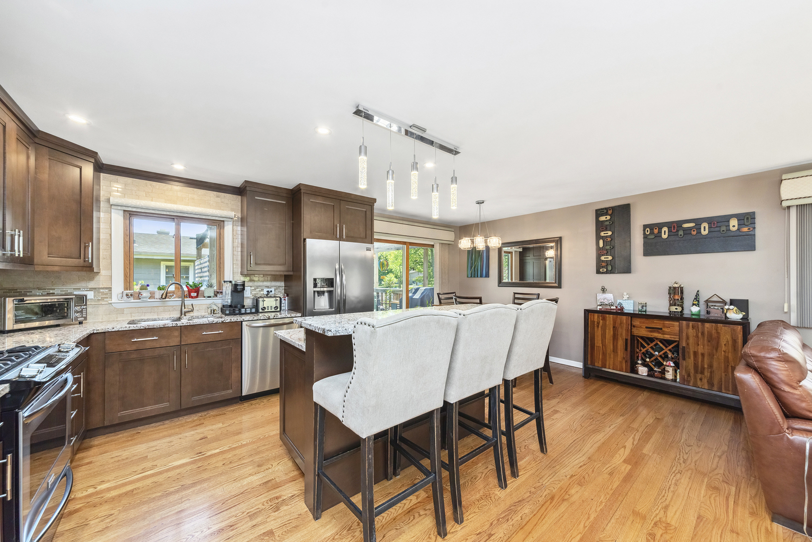 569 South Road