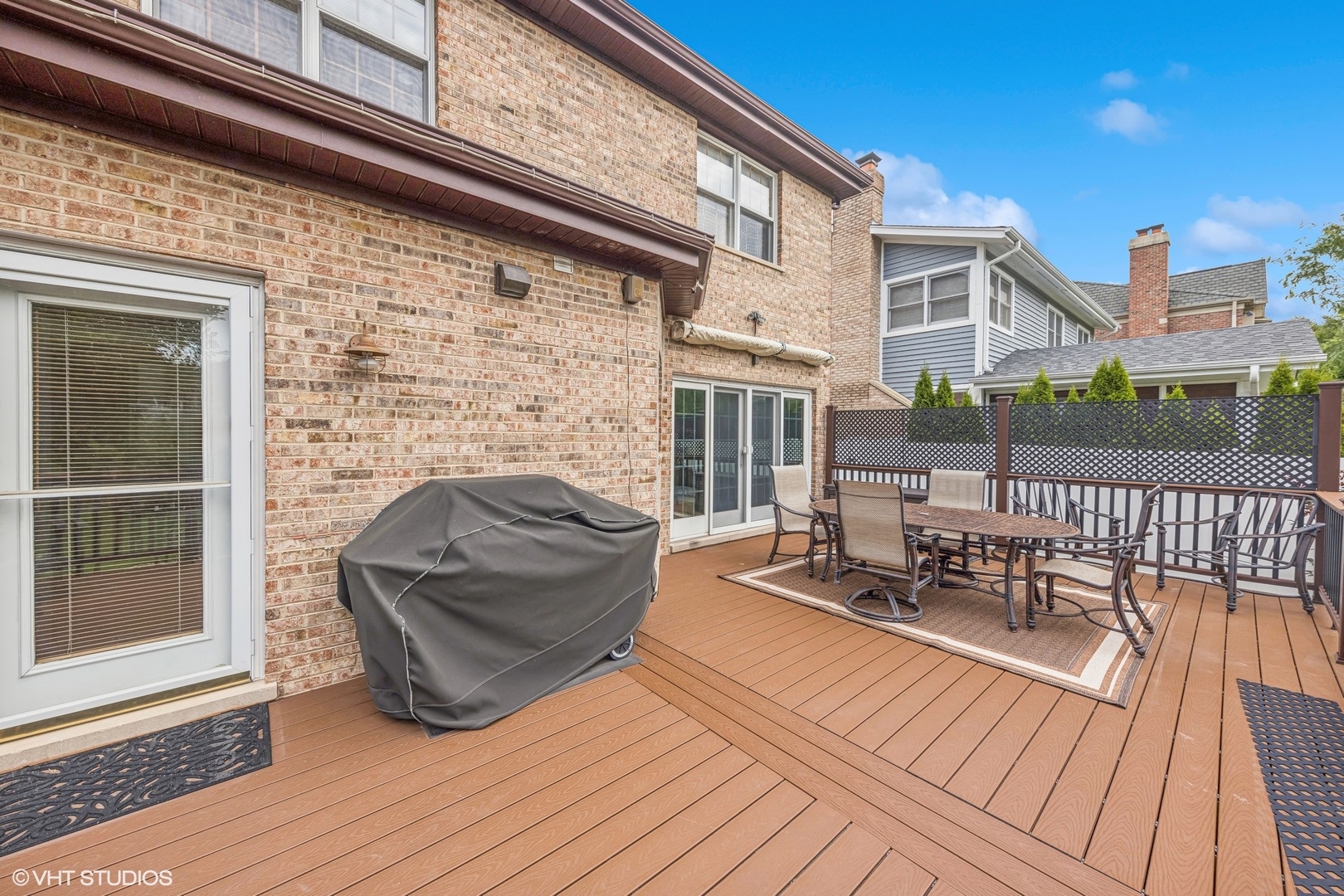 464 W 3rd Street