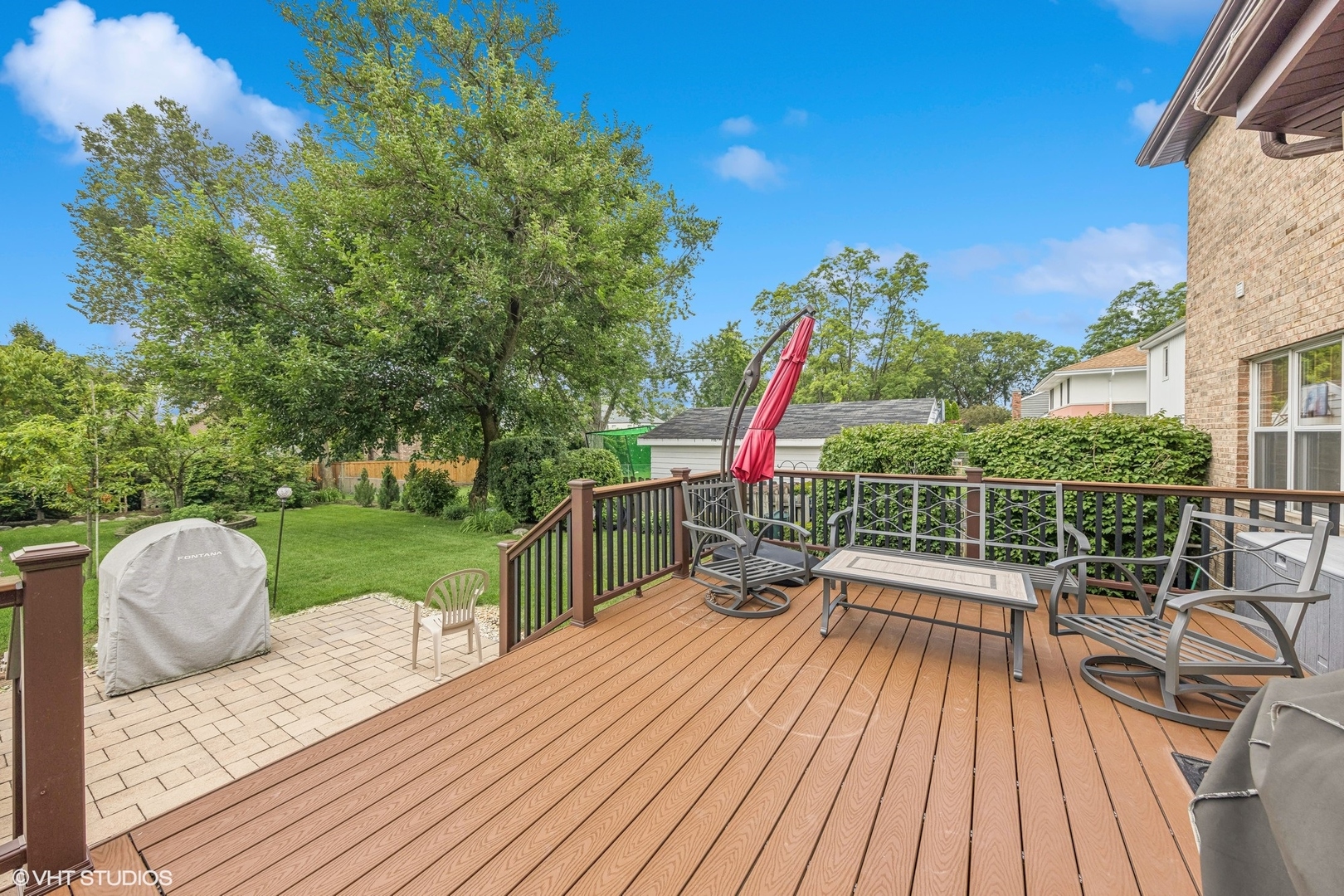 464 W 3rd Street