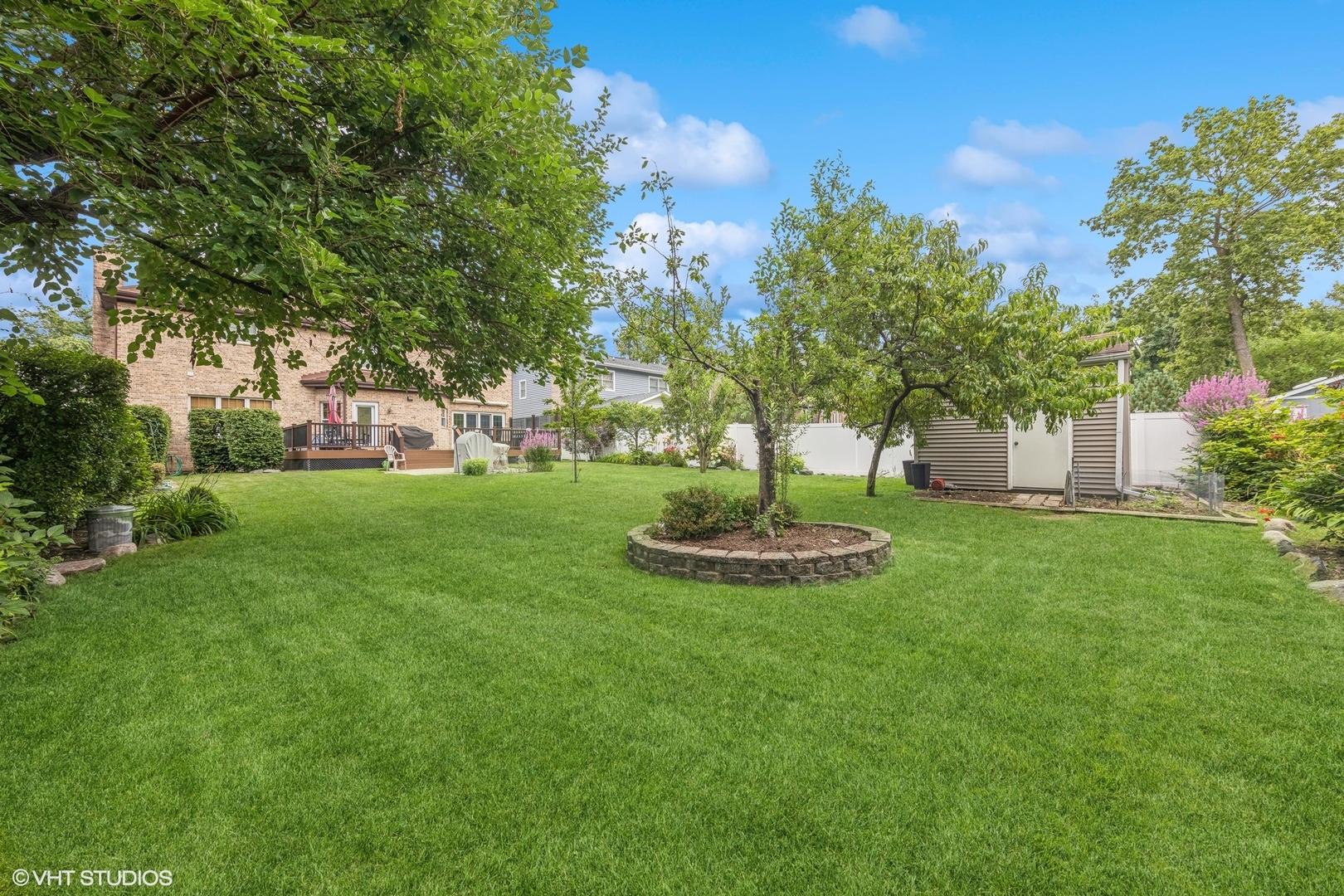 464 W 3rd Street