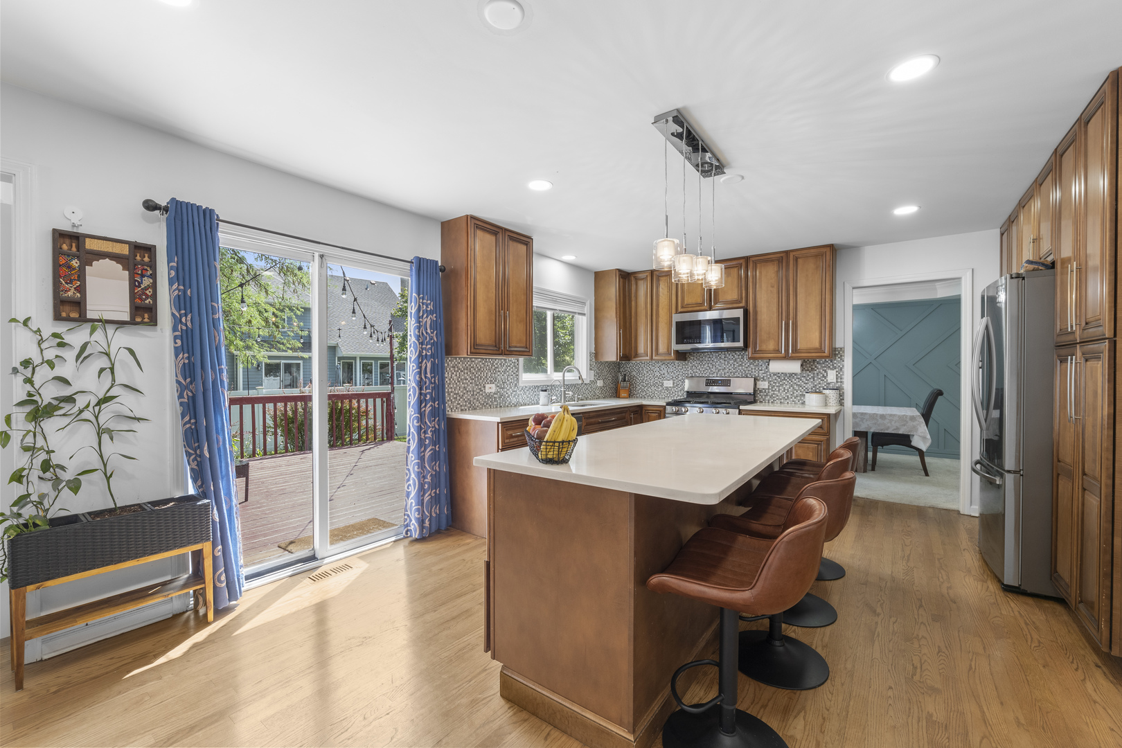 22W127 1st Street