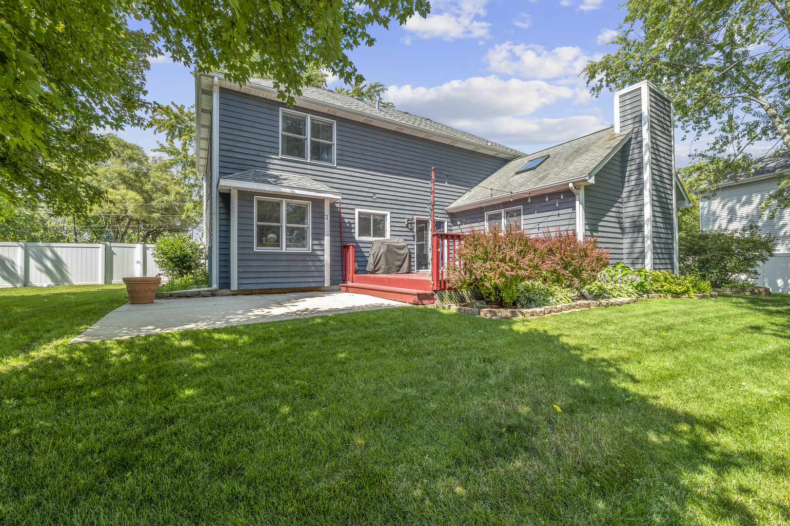 22W127 1st Street