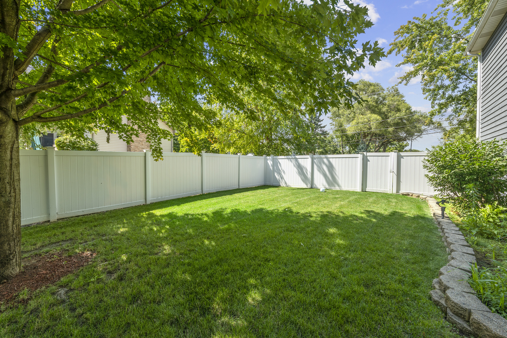 22W127 1st Street