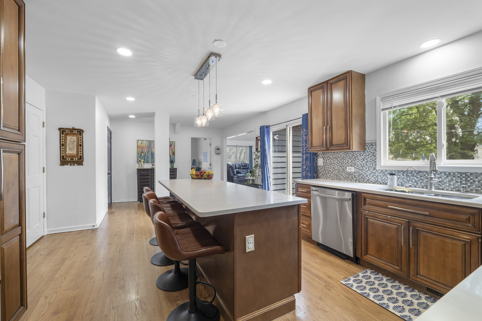 22W127 1st Street