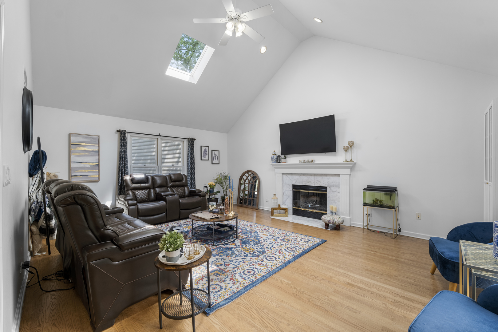 22W127 1st Street