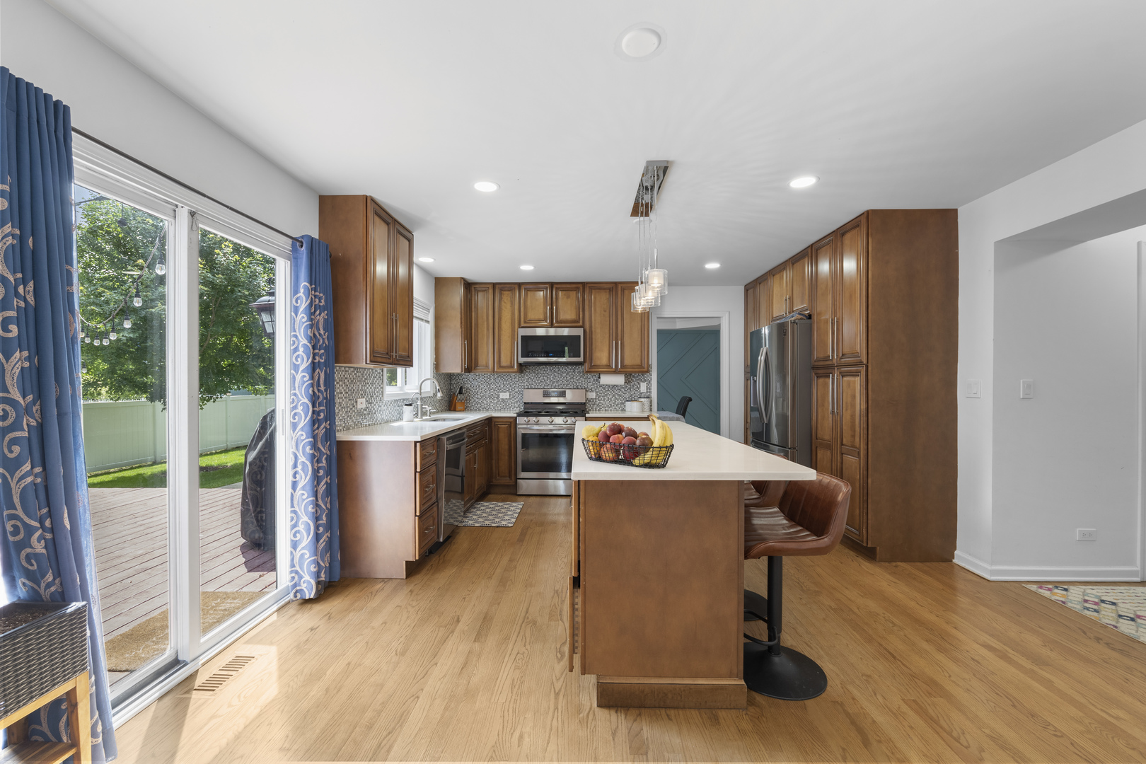 22W127 1st Street