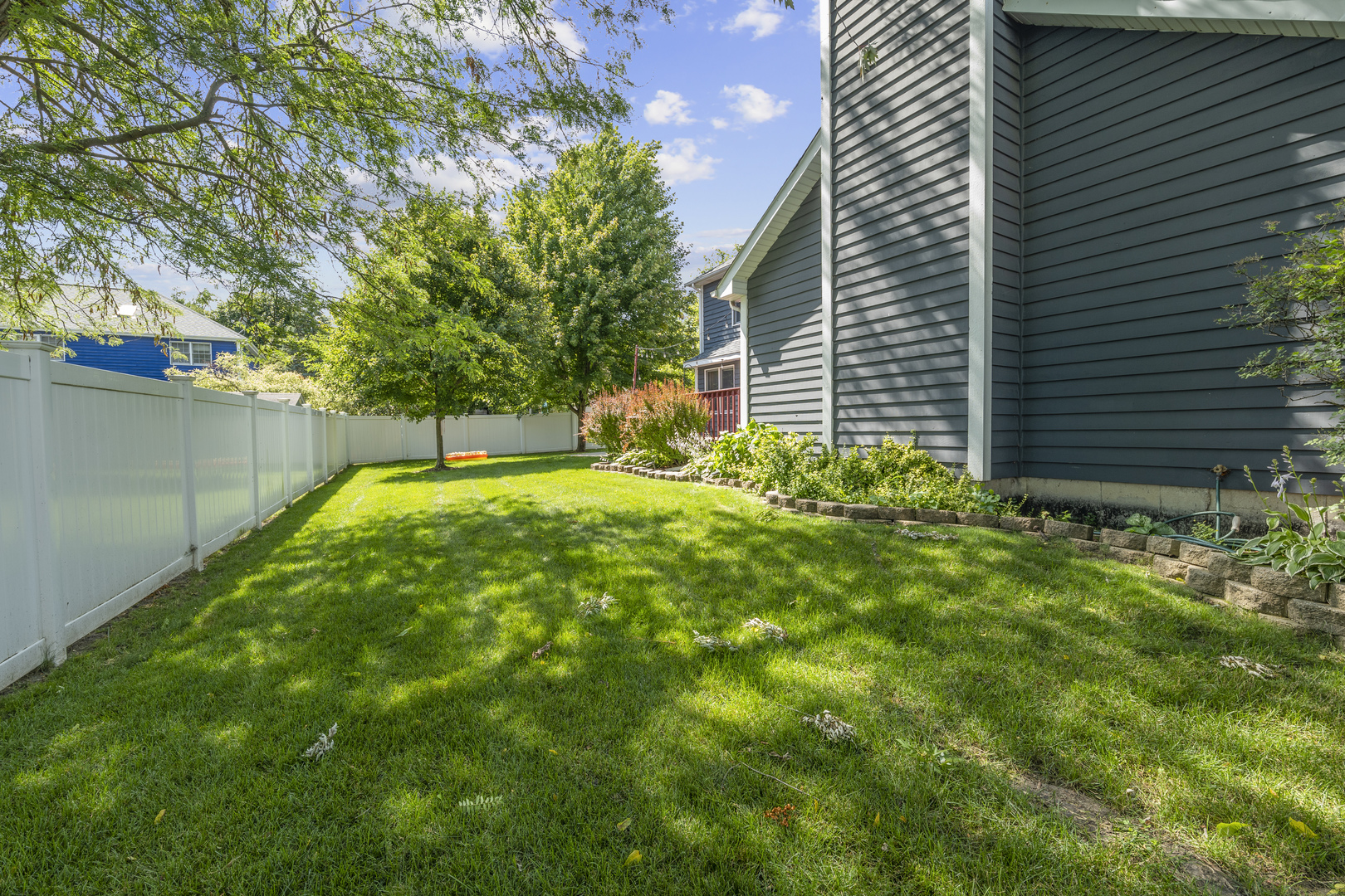 22W127 1st Street