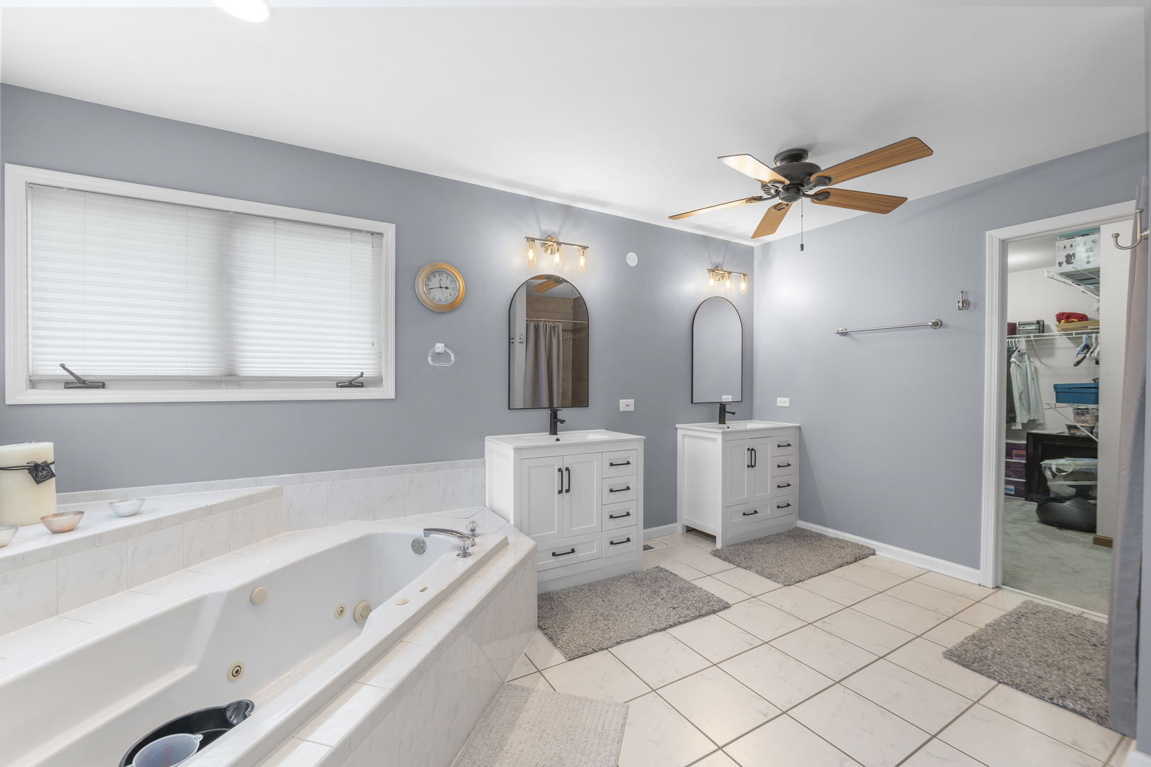 22W127 1st Street
