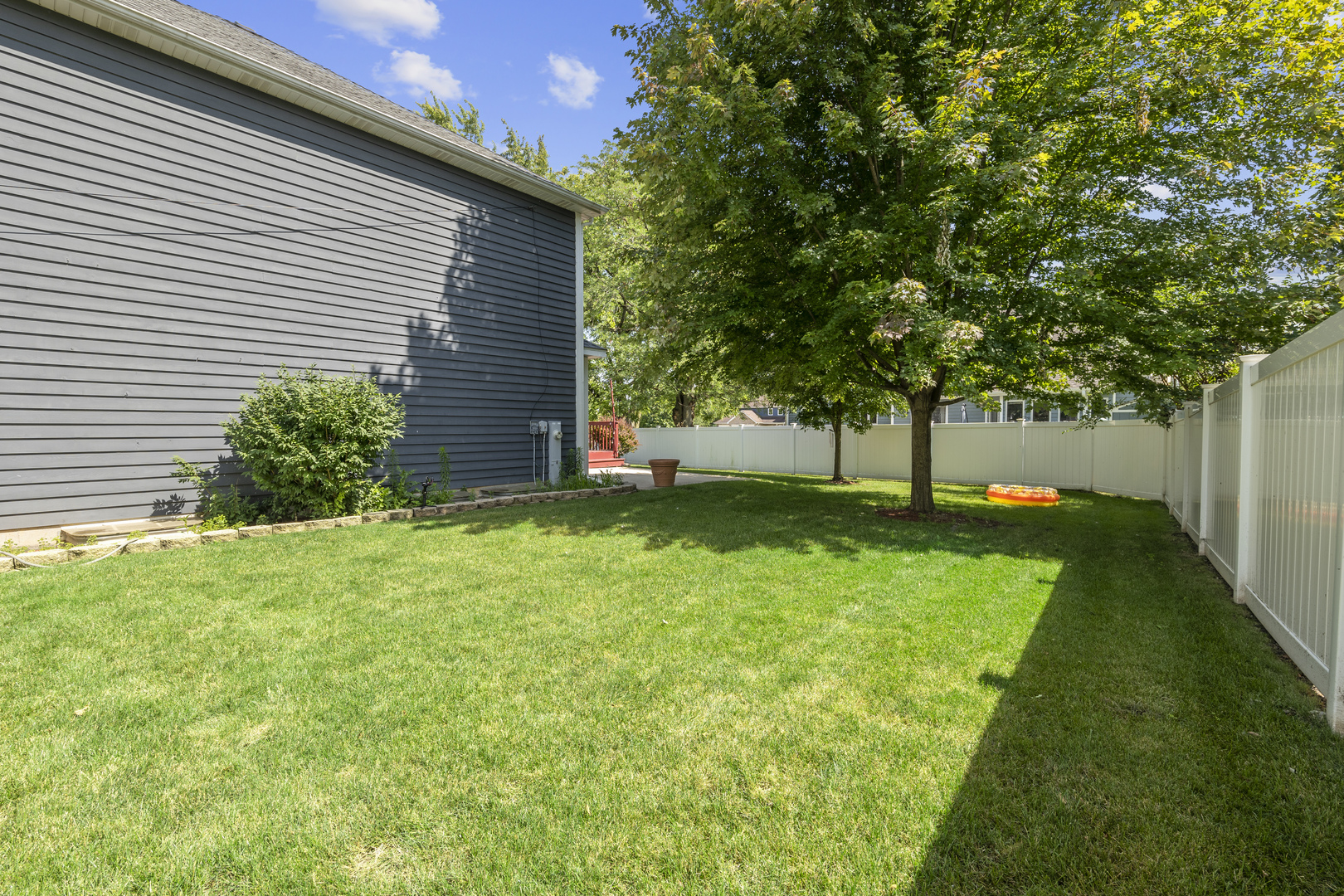 22W127 1st Street