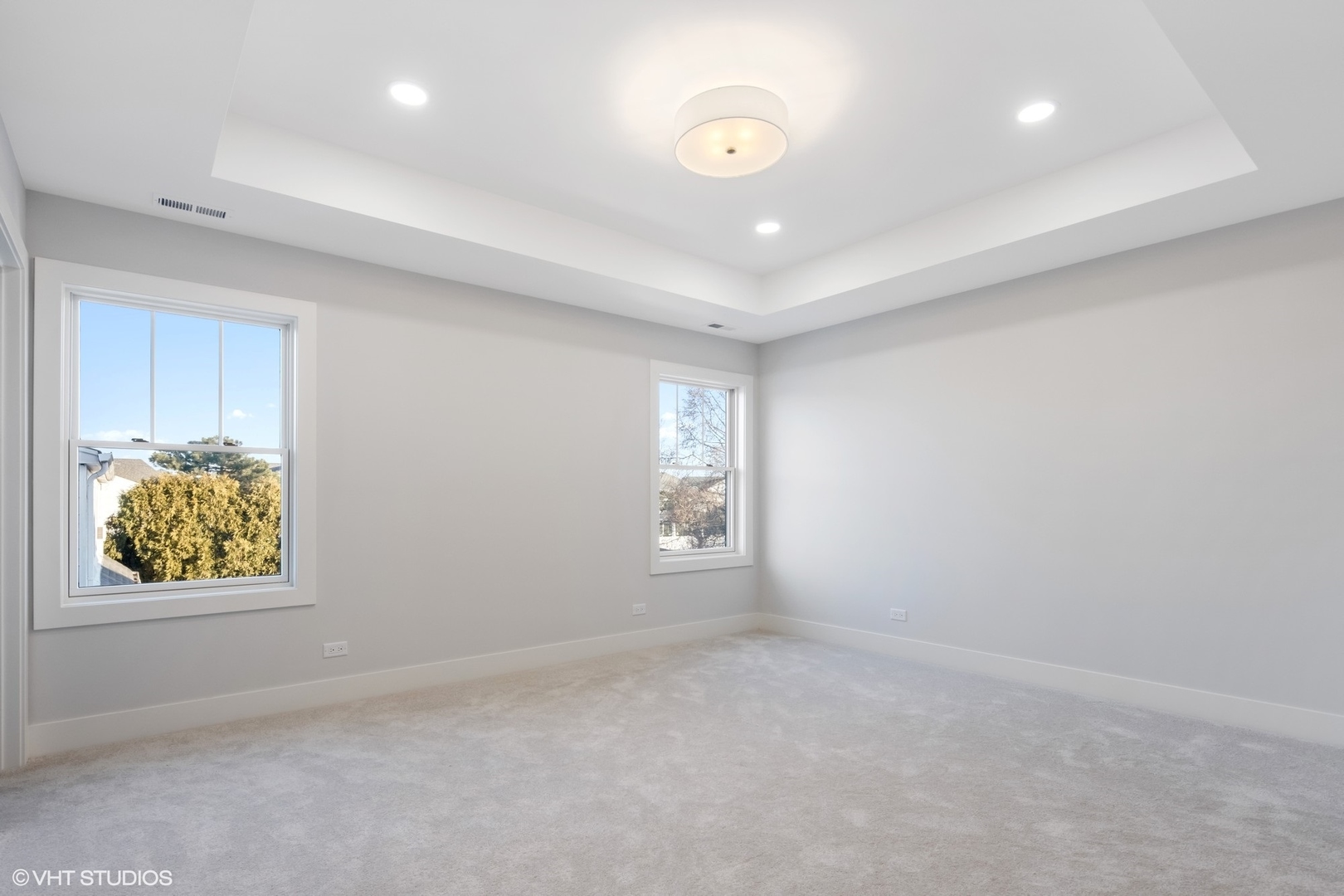 264 E Elmhurst Avenue