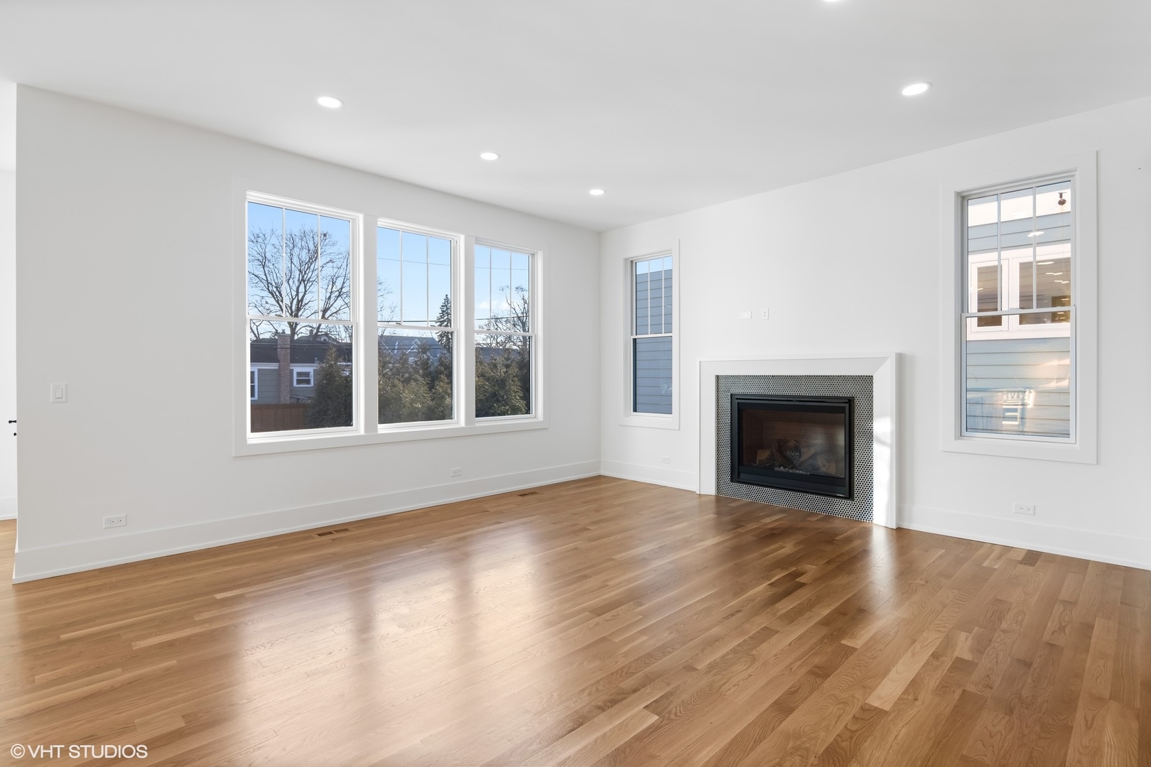 264 E Elmhurst Avenue