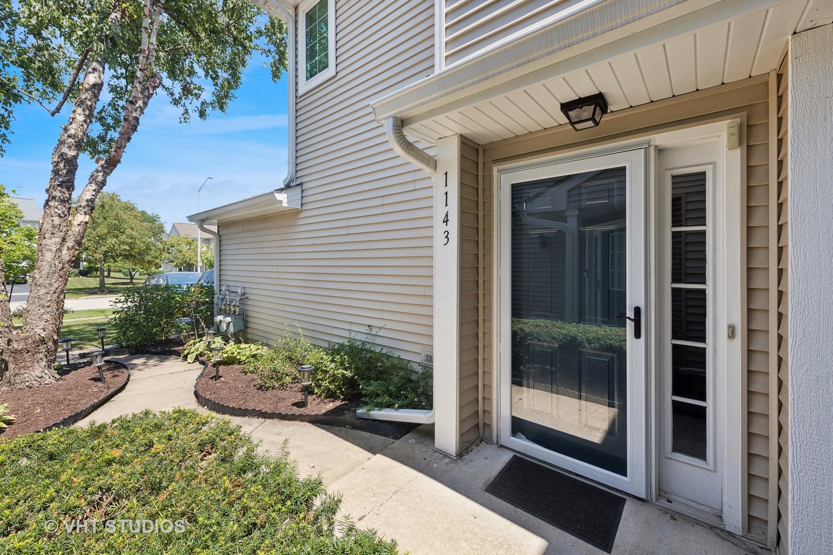 1143 E Wilson Avenue Unit: 1143