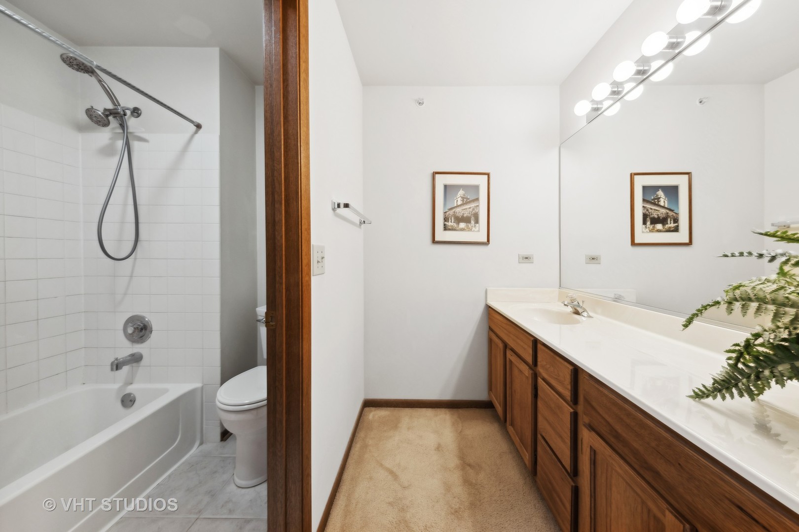1143 E Wilson Avenue Unit: 1143