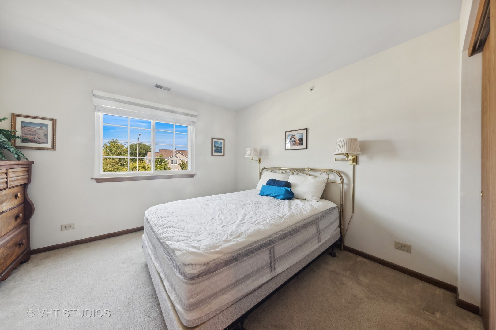 1143 E Wilson Avenue Unit: 1143
