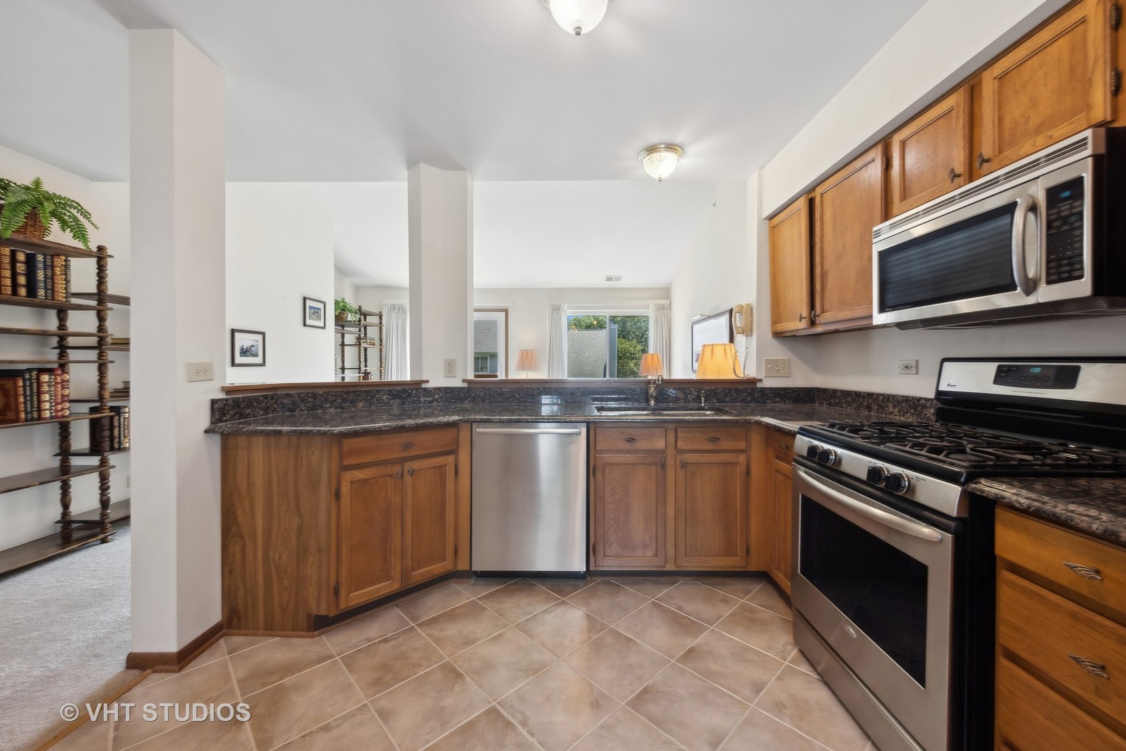1143 E Wilson Avenue Unit: 1143