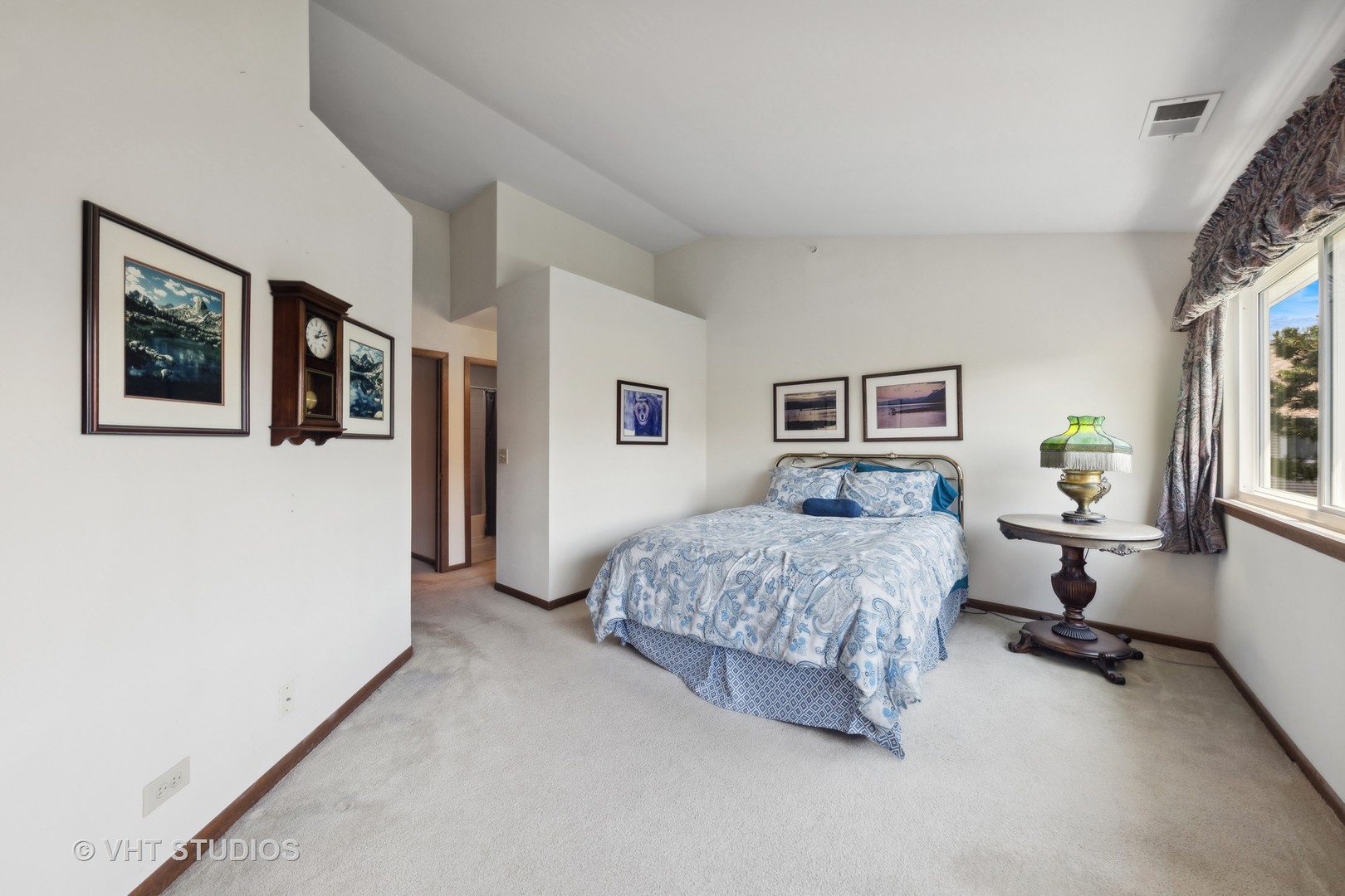 1143 E Wilson Avenue Unit: 1143