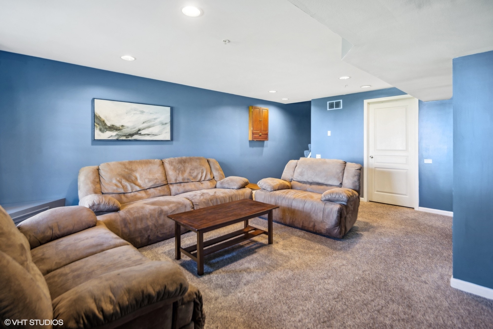 2246 S Lincoln Street Unit: 2246