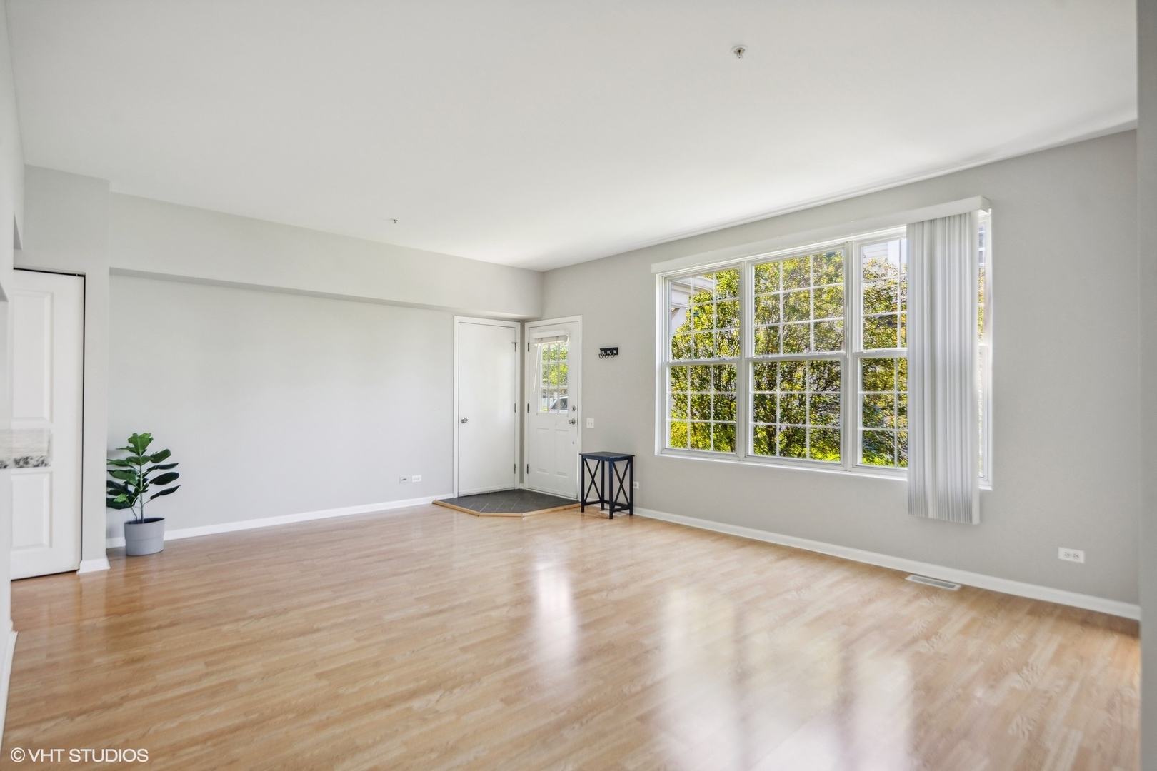 2246 S Lincoln Street Unit: 2246
