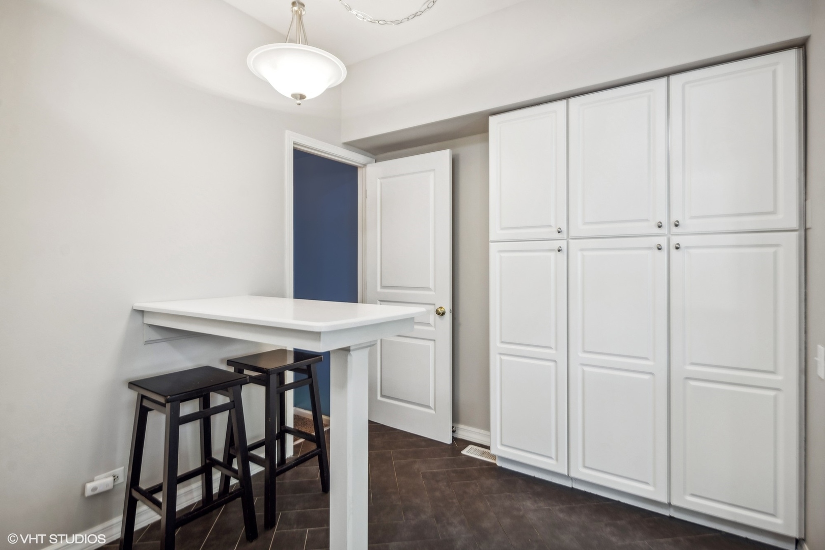 2246 S Lincoln Street Unit: 2246
