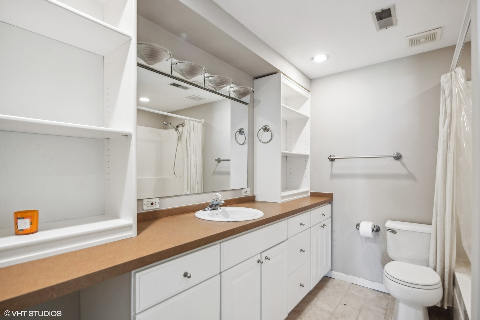 2246 S Lincoln Street Unit: 2246