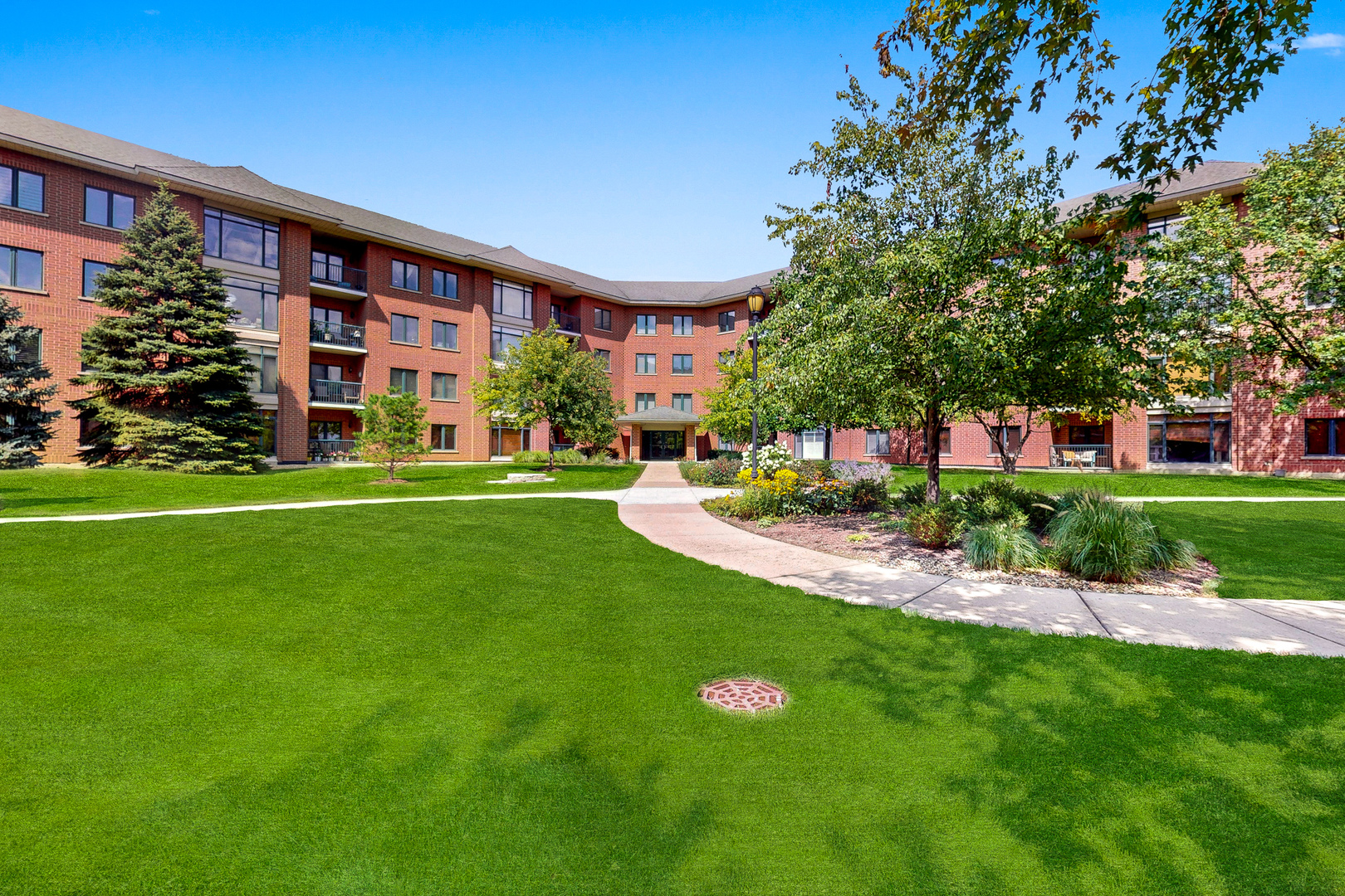 875 E 22nd Street Unit: 126