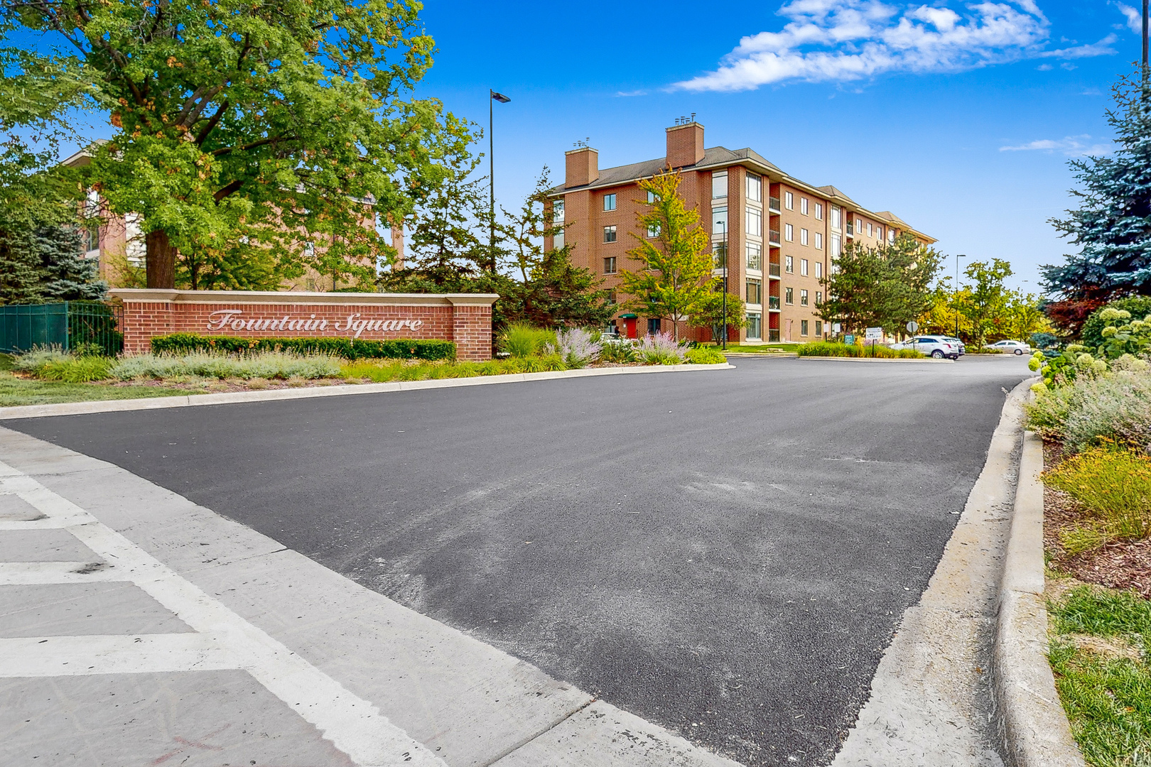 875 E 22nd Street Unit: 126
