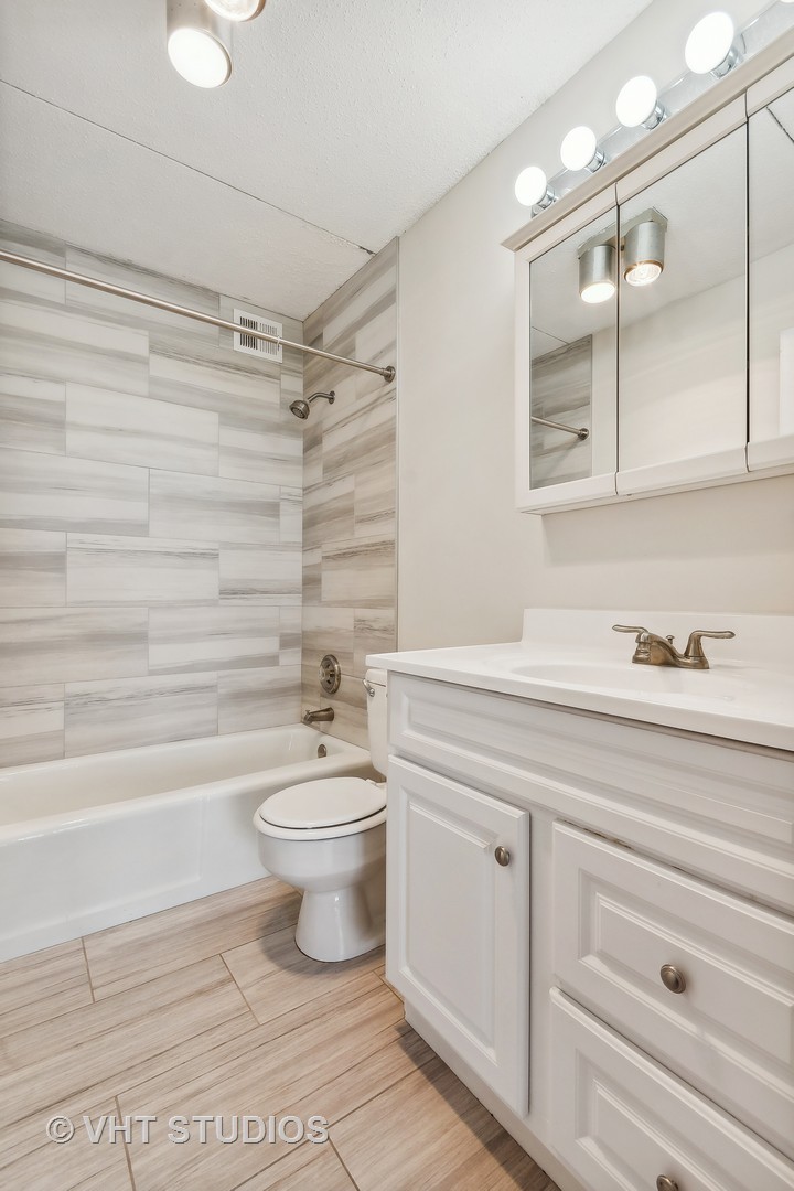 2005 S Finley Road Unit: 610