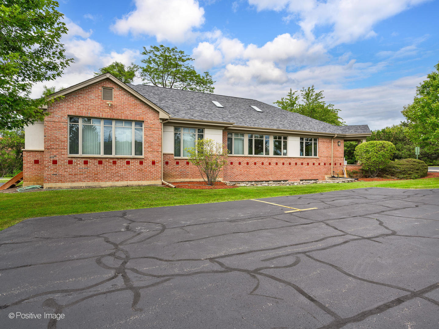 240 Saunders Road