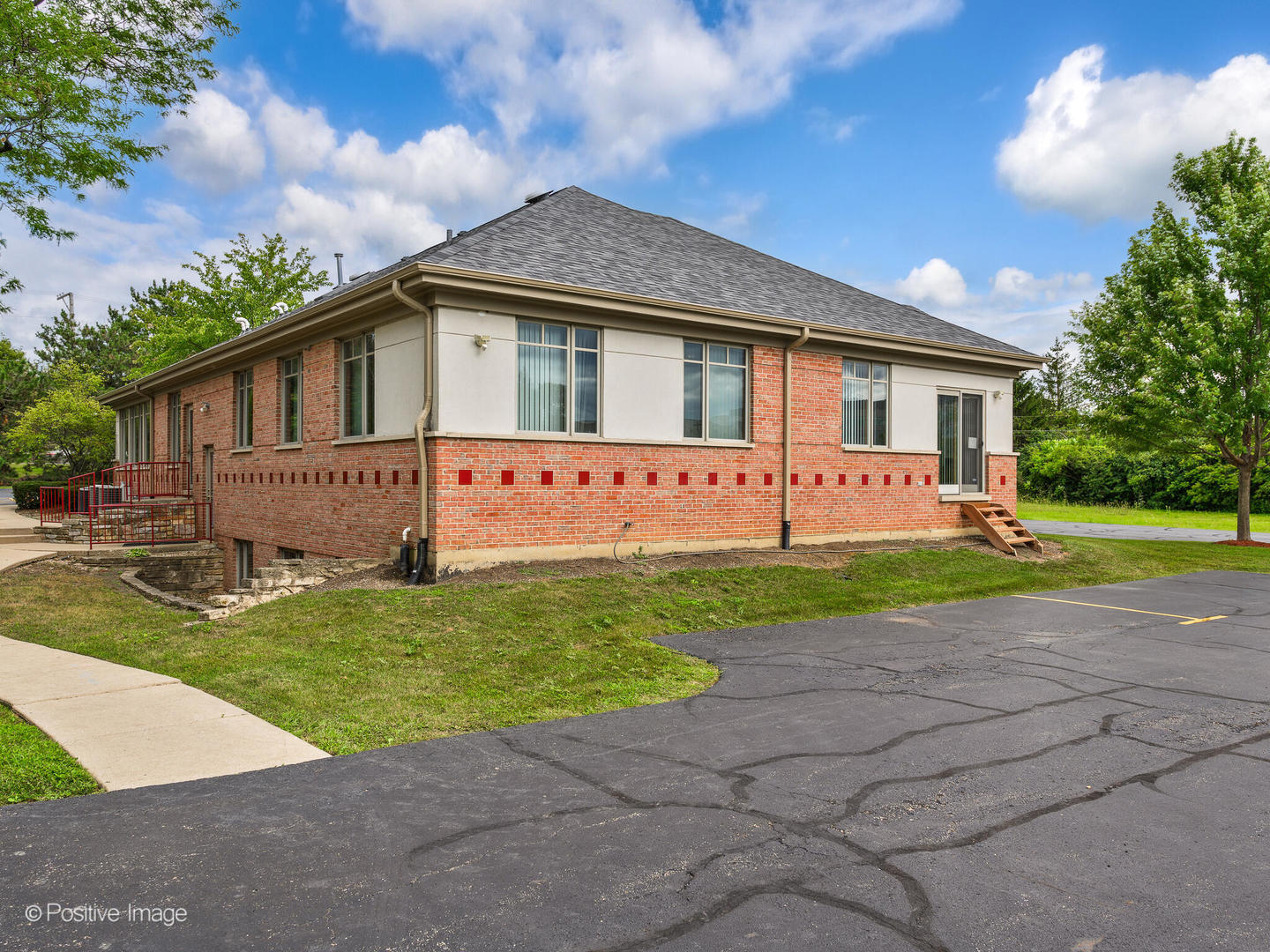 240 Saunders Road