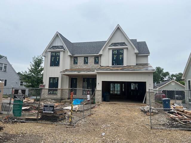 185 E Oneida Avenue