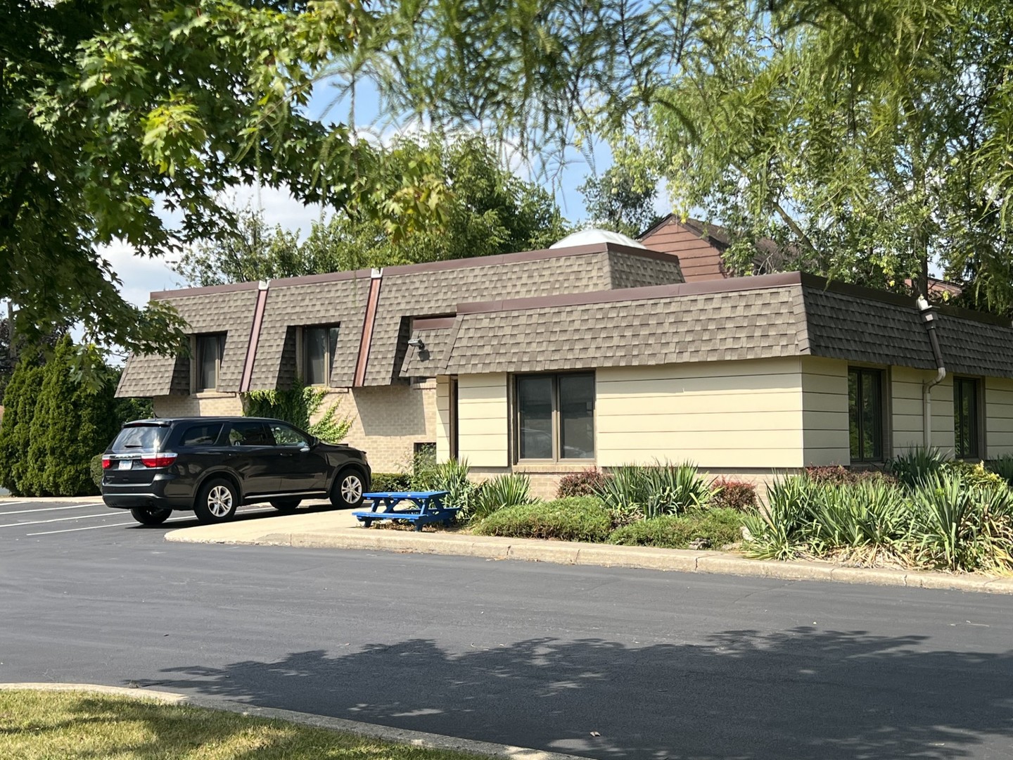 240 N West Avenue
