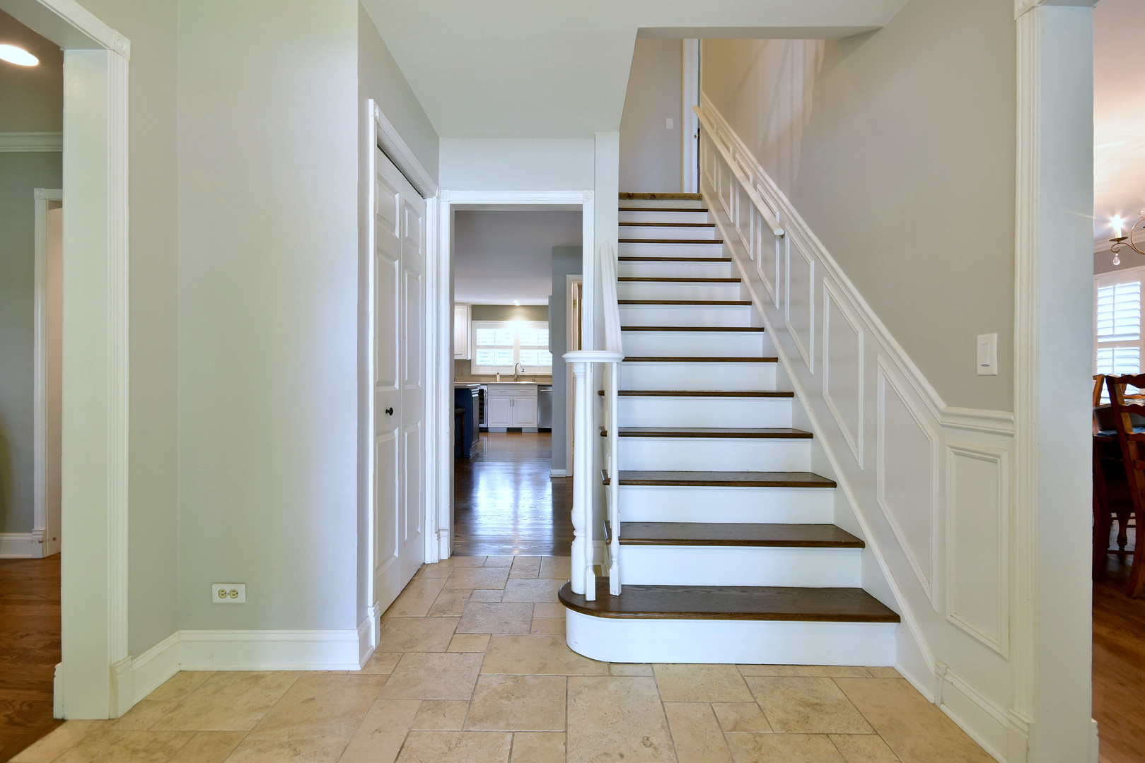 654 S Fern Court