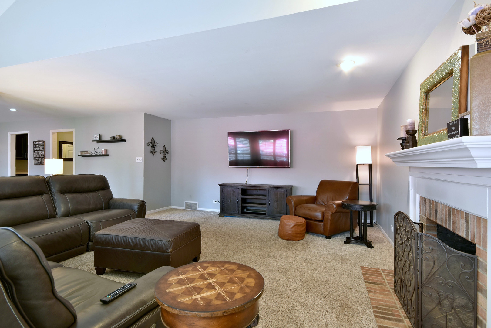 654 S Fern Court