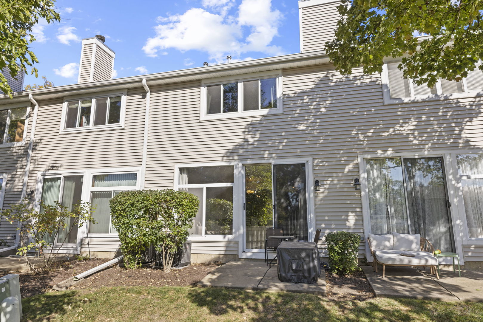 1125 E Addison Avenue