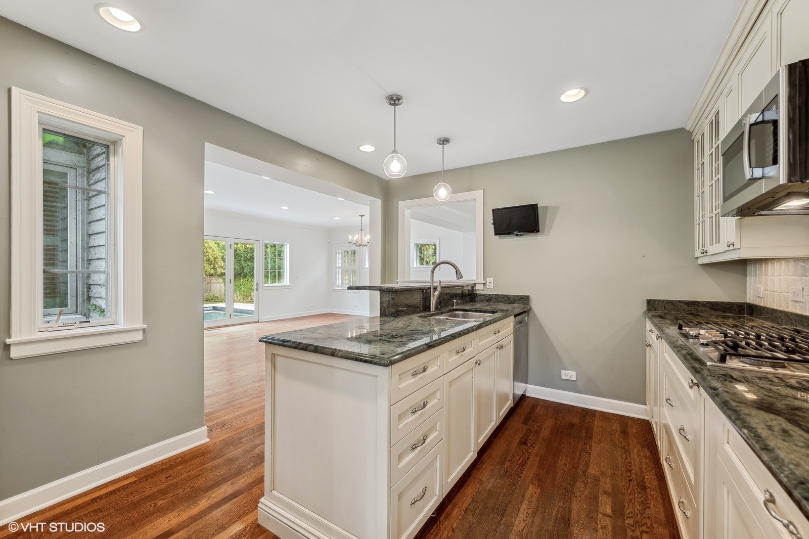 337 Flora Place