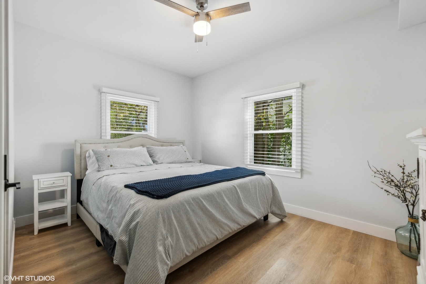 213 W Butterfield Road