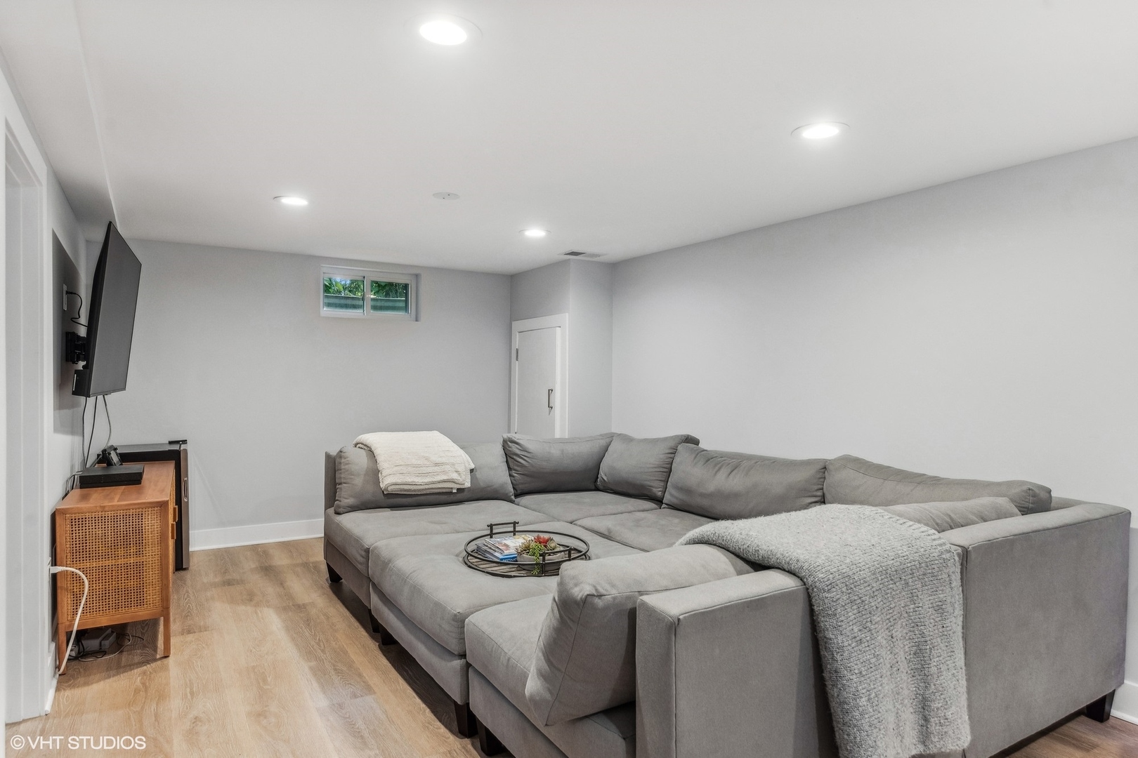 213 W Butterfield Road