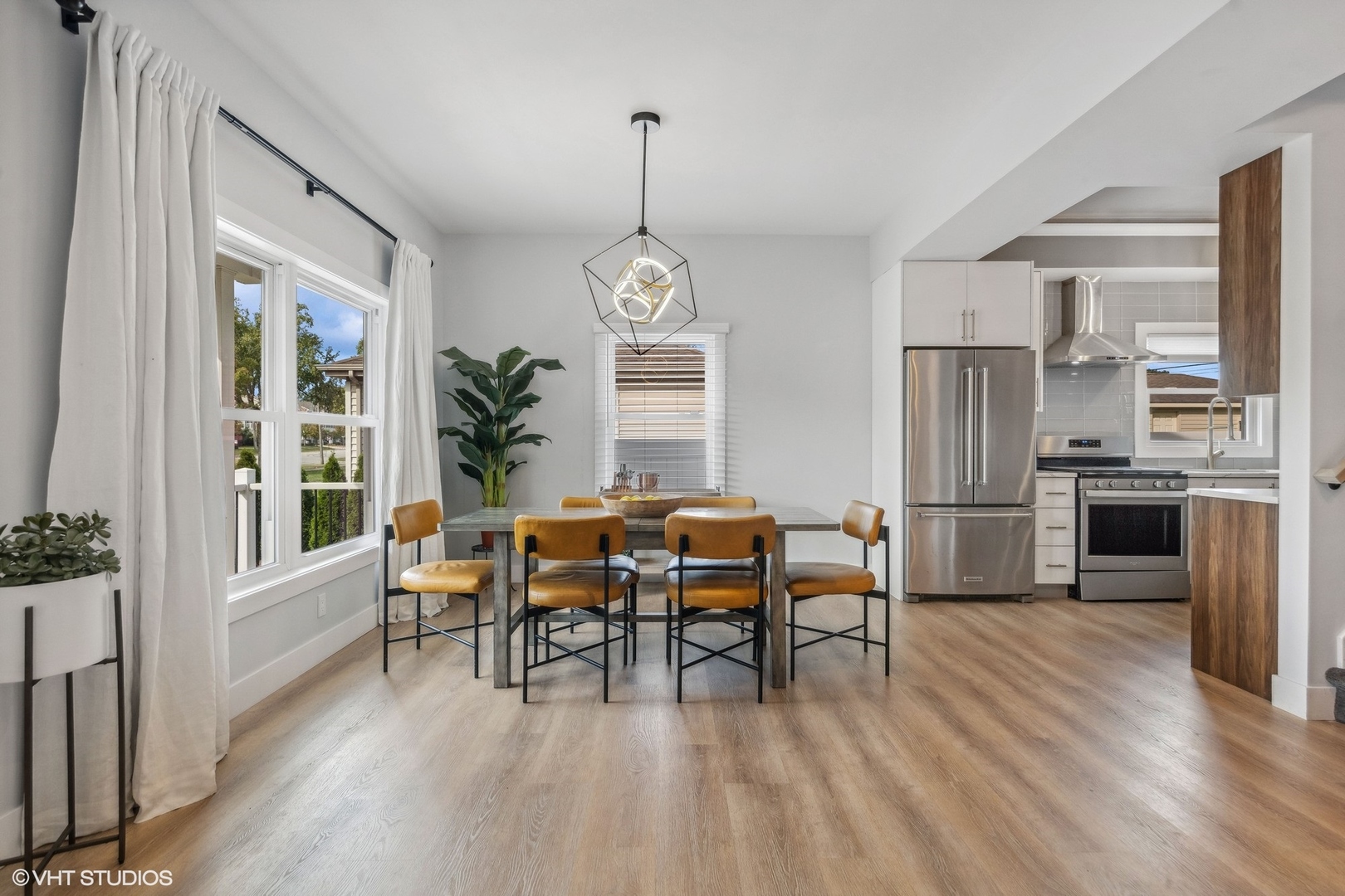 213 W Butterfield Road