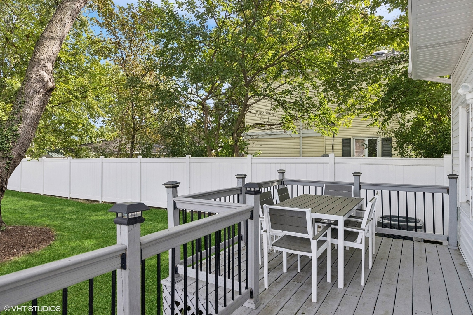 213 W Butterfield Road