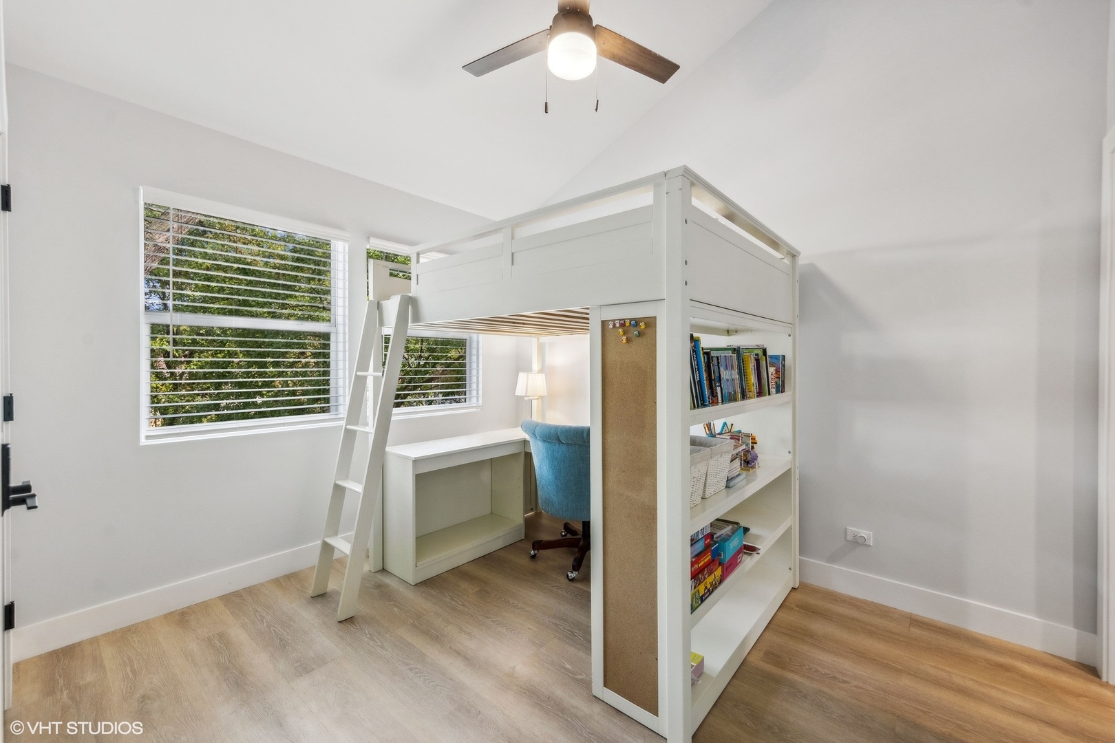 213 W Butterfield Road
