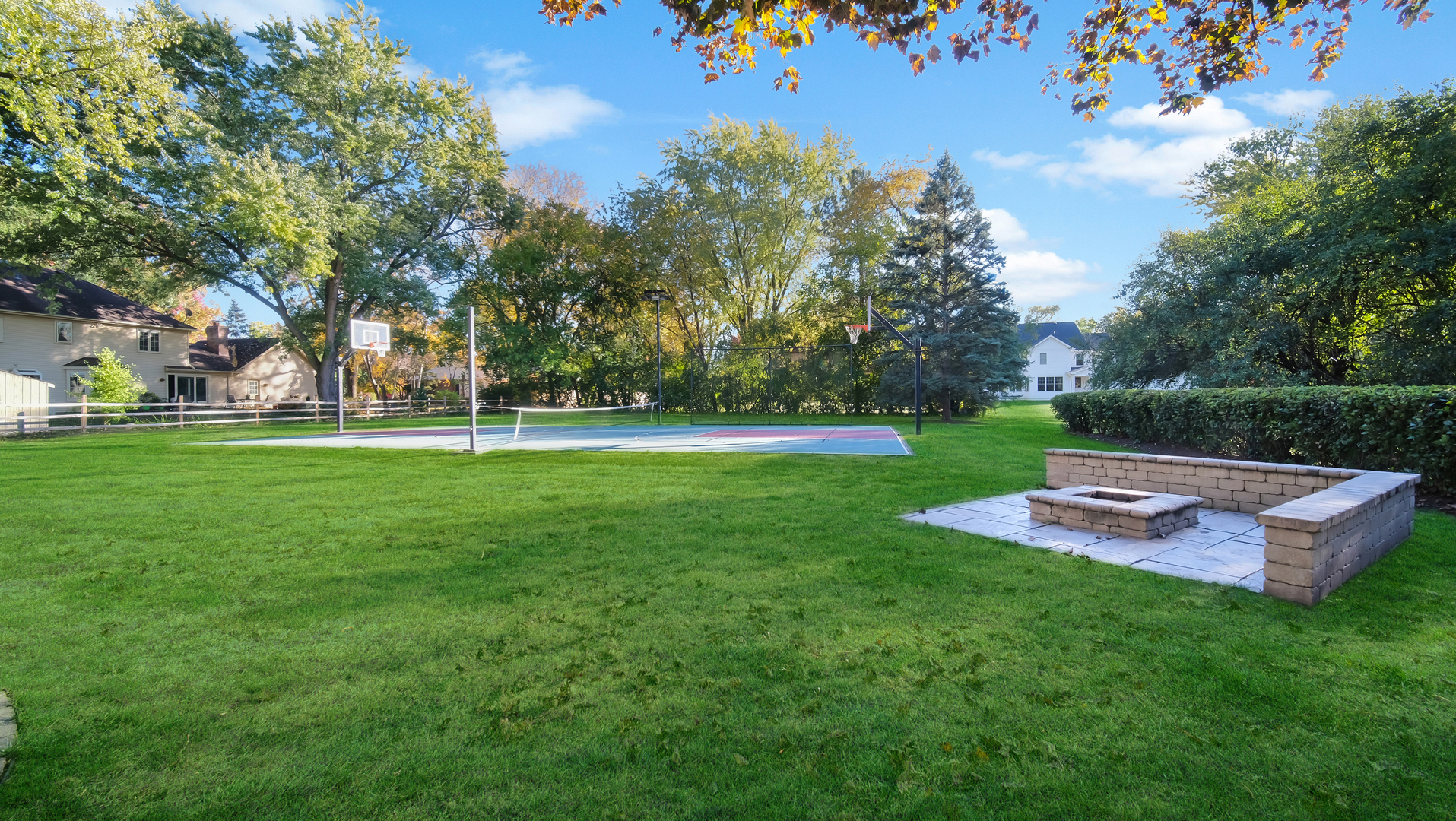 26W061 Blackhawk Drive