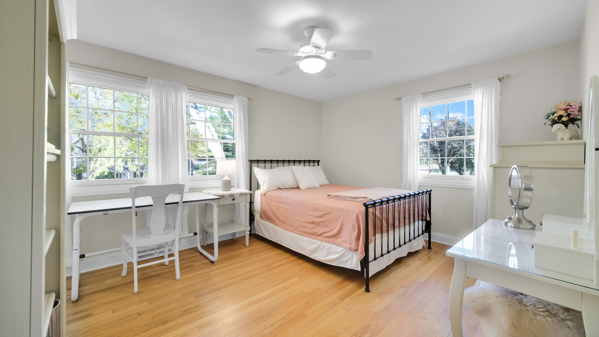 26W061 Blackhawk Drive