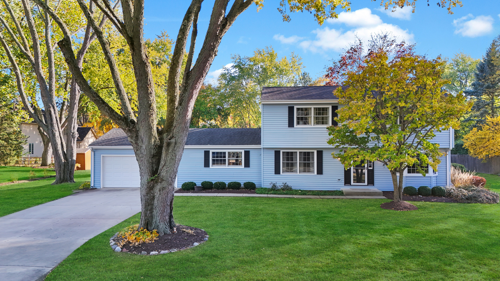 26W061 Blackhawk Drive