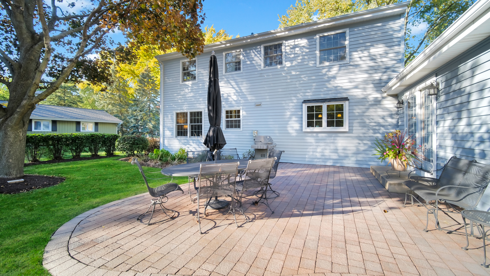 26W061 Blackhawk Drive