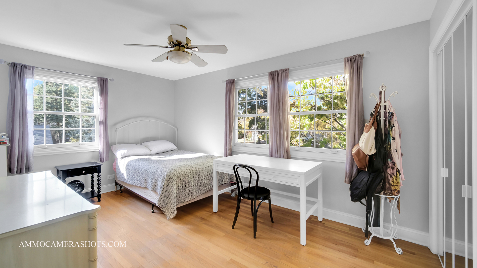 26W061 Blackhawk Drive