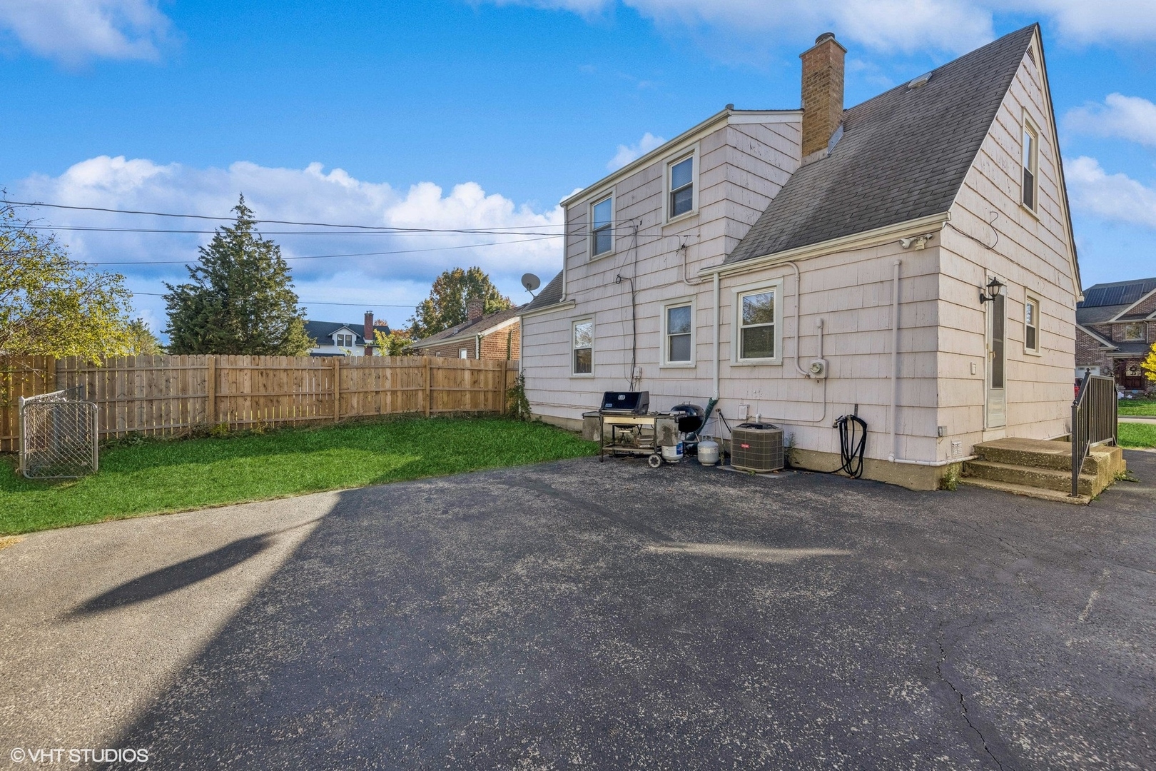299 N OAK Street