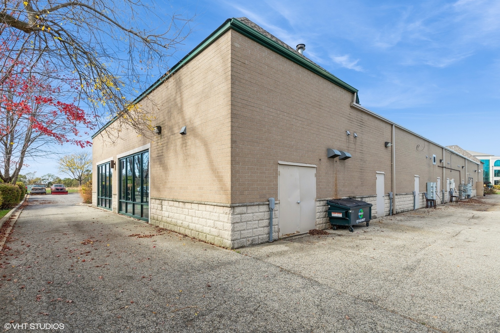 366-380 Bank Drive