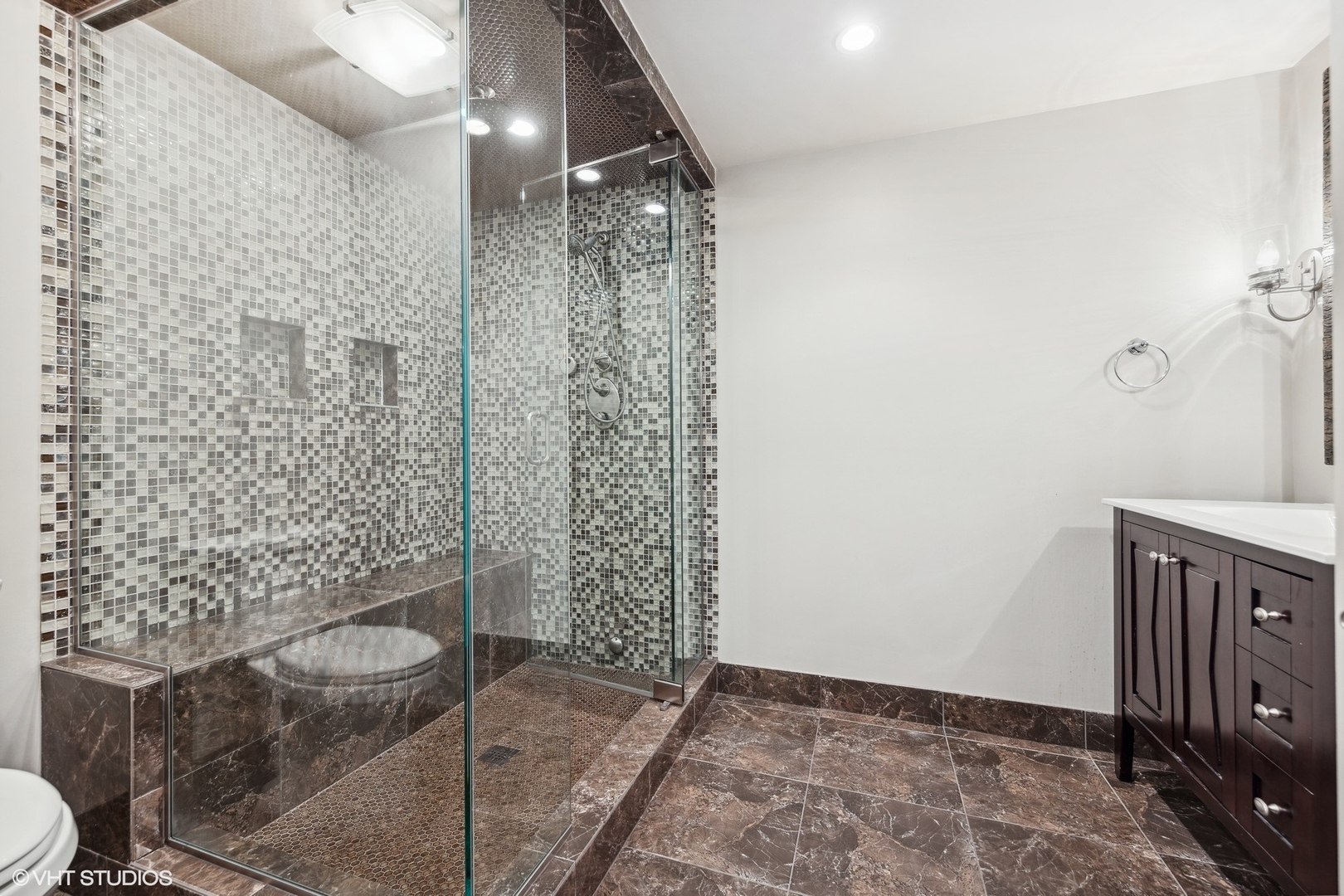 210 W Van Buren Street