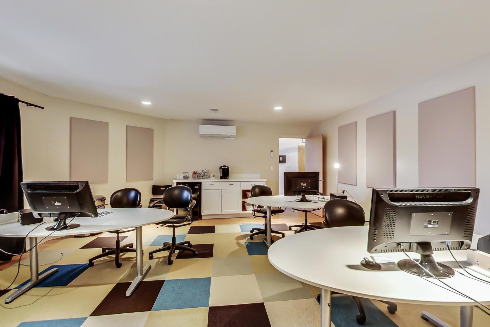 2822 Central Street Unit: 100